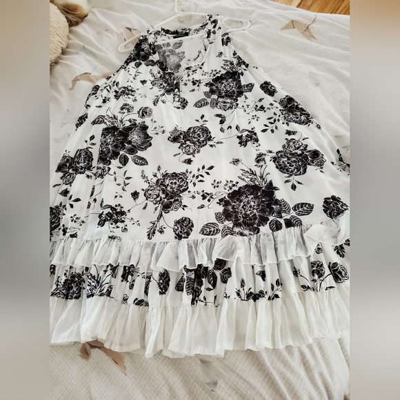 Papillon Blanc Dresses & Skirts - Papillon Sleeveless Summer Dress